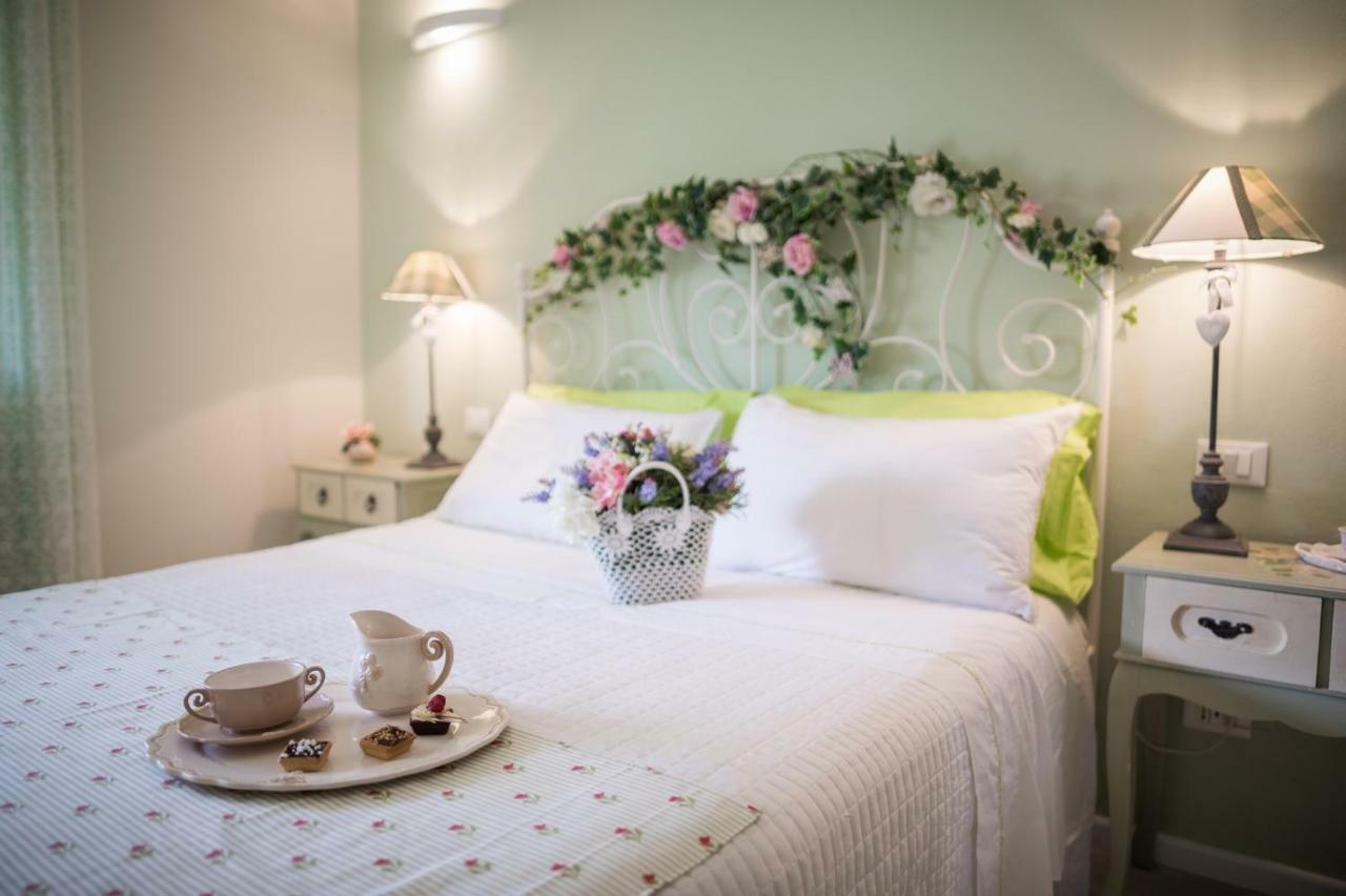 B&B Due Passi Dal Mare ชินกวาเล ภายนอก รูปภาพ