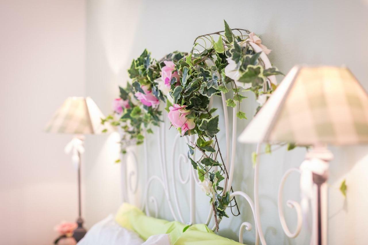B&B Due Passi Dal Mare ชินกวาเล ภายนอก รูปภาพ